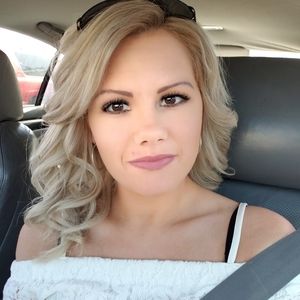 Meet your Posher, Layla